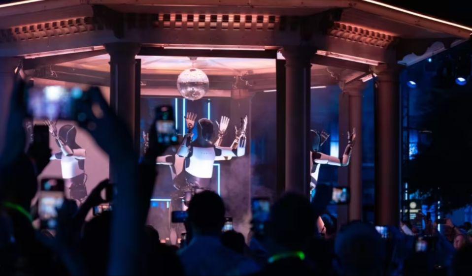 特斯拉计划生产5000台人形机器人，马斯克称将组建“罗马军团”